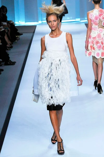 Look 32